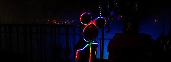 The girl that wears led Halloween costume returns as Minnie mouse!