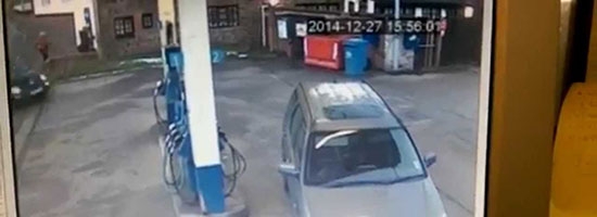 She can’t fill her car tank with petrol. Why? You won’t stop laughing!