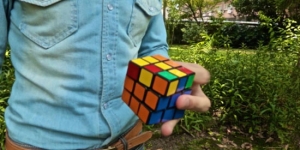 solves-rubiks-cube-amazing