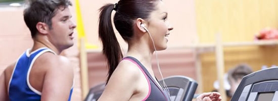 This talking treadmill cracks runners up in the gym. Hilarious!