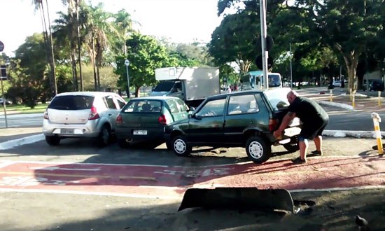 Man Saw a Car Parked on Bicycle Lane. What He Did Is Absolutely Amazing
