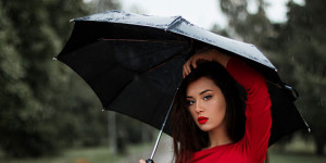 4 Ways to Stay Chic on Wet Days